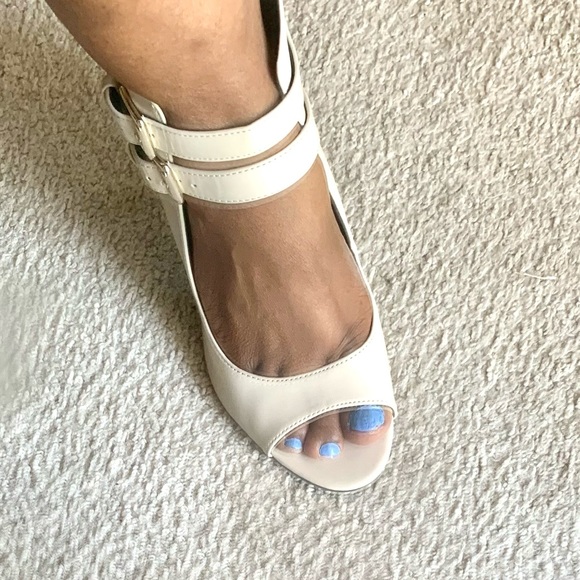 ❌❌ ❌SOLD❌❌❌ ROCK & REPUBLIC sandals SIZE 8 1/2 🔥🔥 - Picture 12 of 14